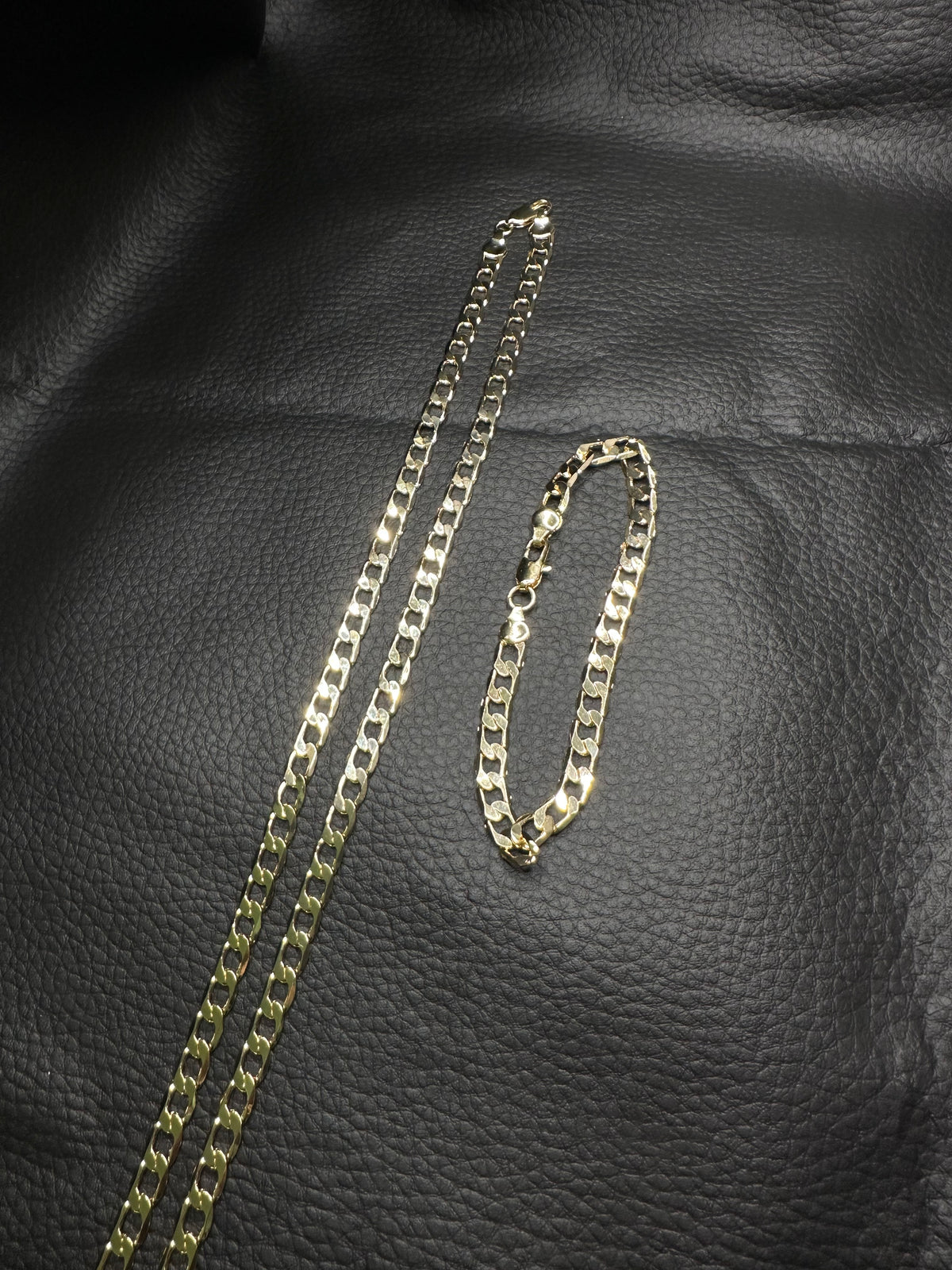 Conjunto barbado (Collar y brazalete)