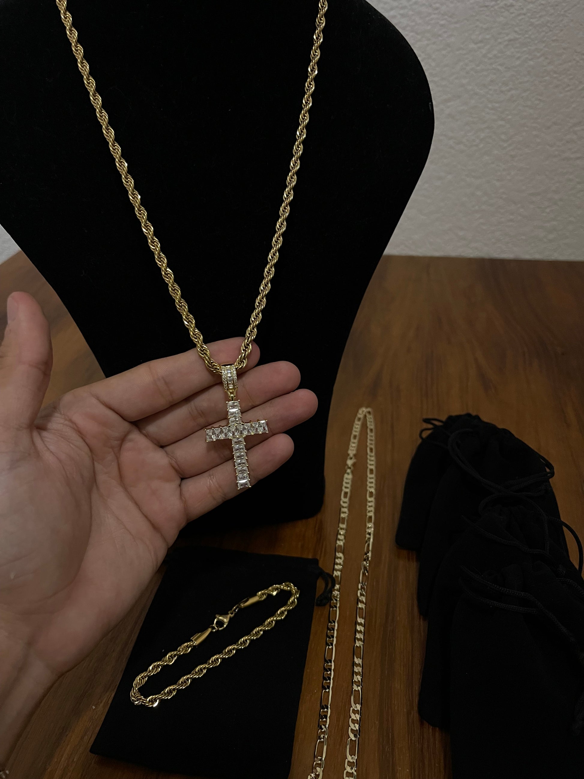 Conjunto Cruz (Collar, dije cruz, esclava)