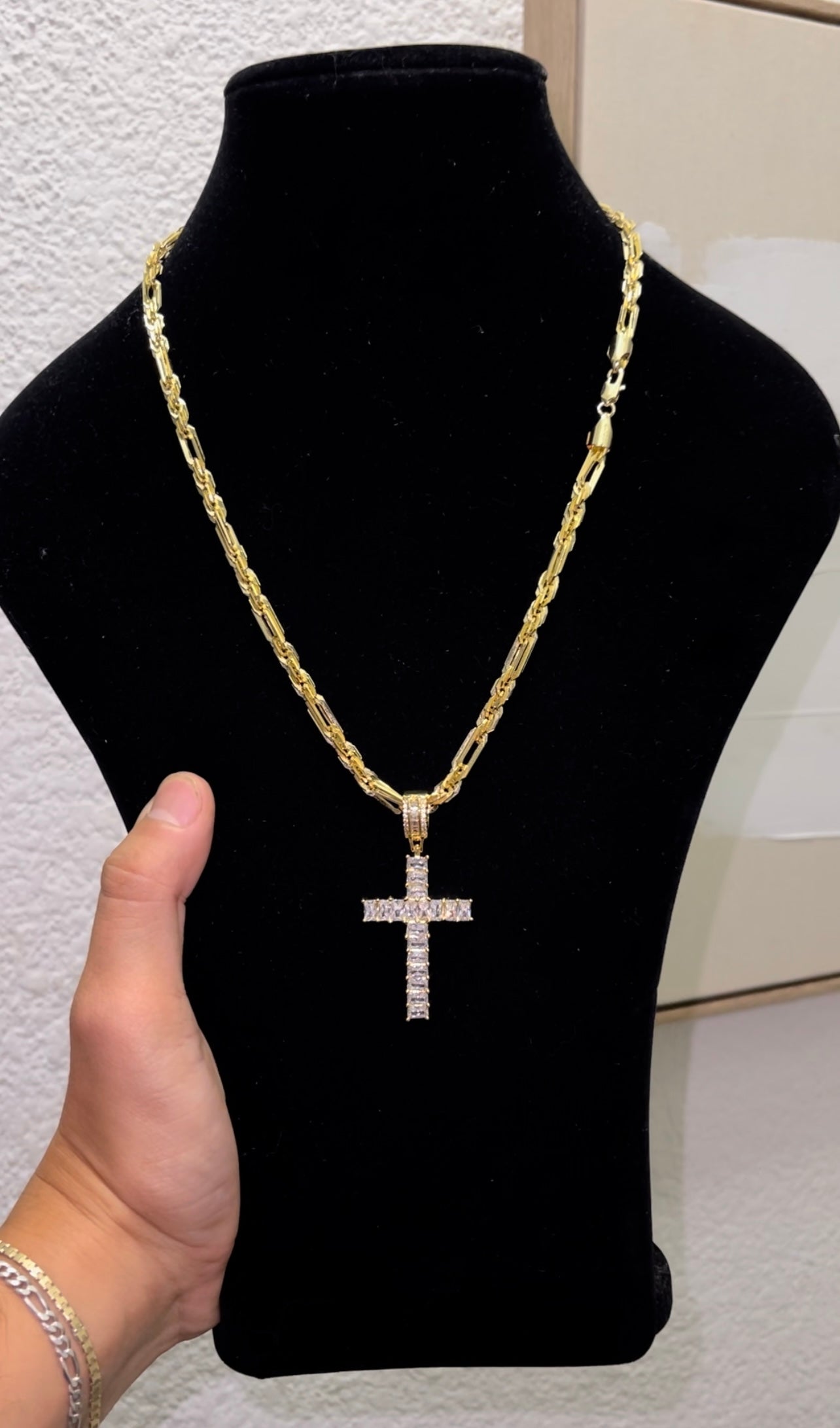 Cadena Torzal Cartier y crucifijo