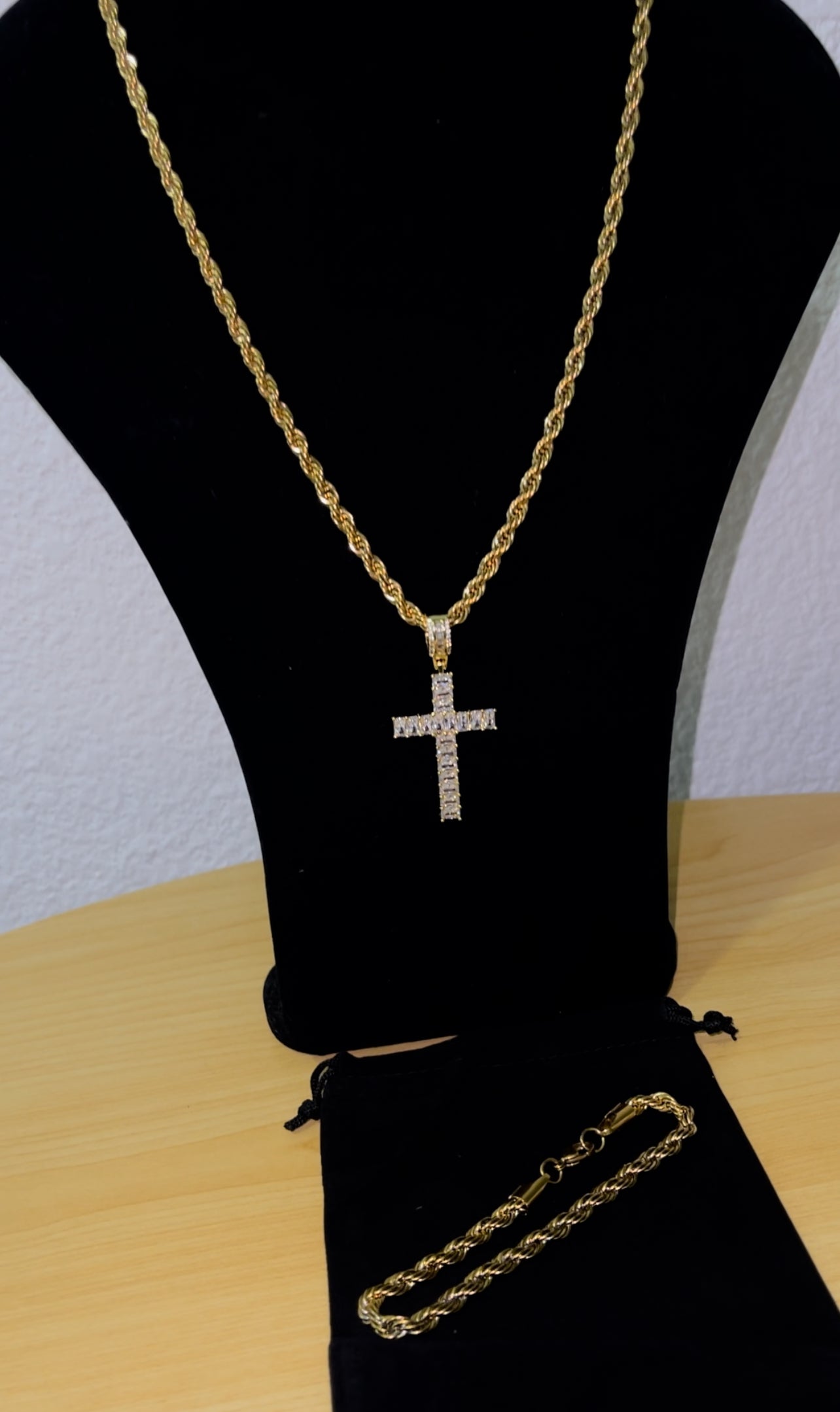 Conjunto Cruz (Collar, dije cruz, esclava)