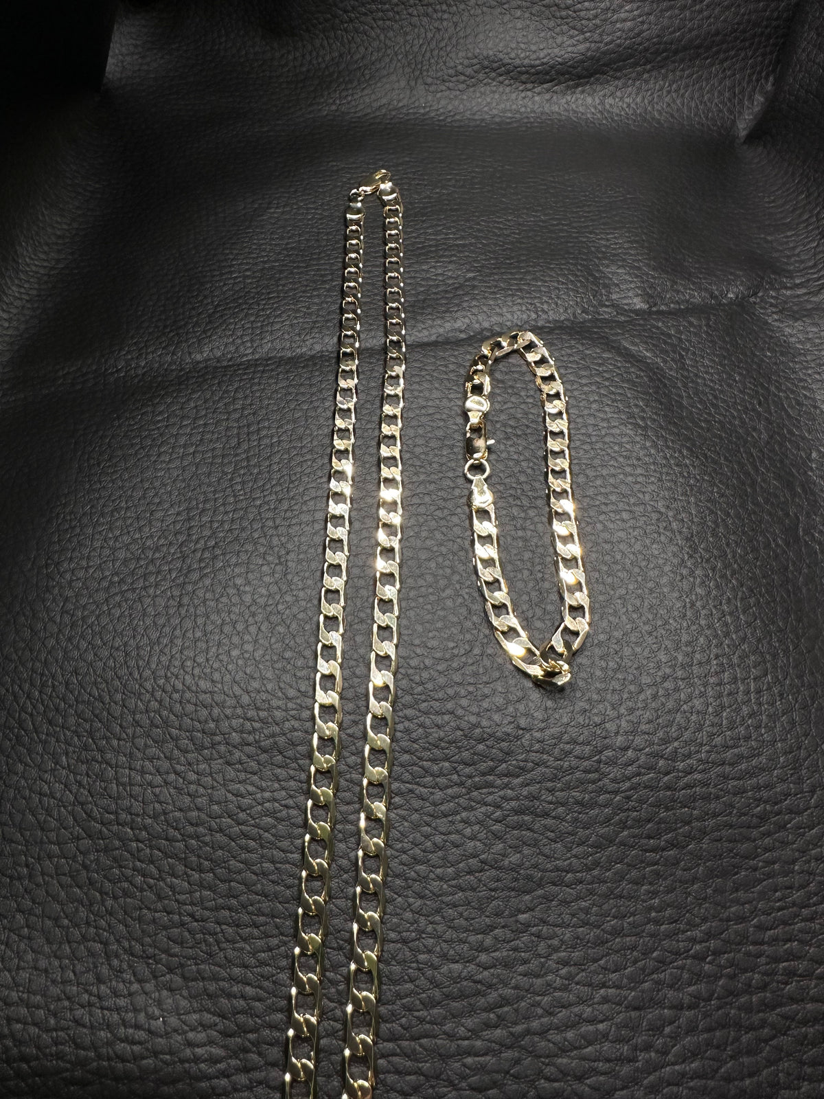 Conjunto barbado (Collar y brazalete)