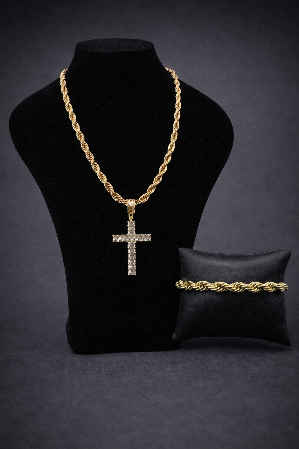 Conjunto Cruz (Collar, dije, esclava)